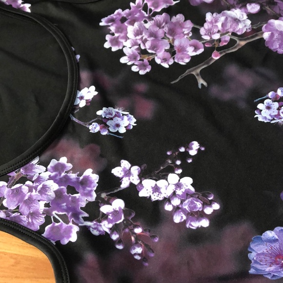 Women’s Workout Top - Picture 2 of 3